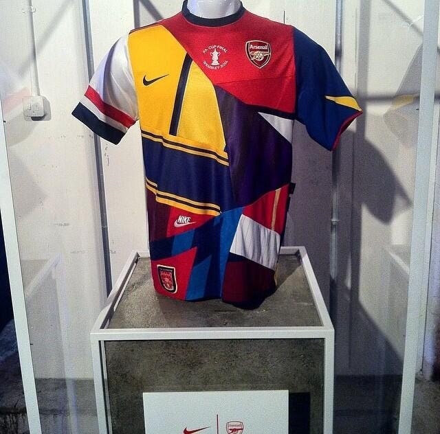 Soccer jersey rare Arsenal size XL shops